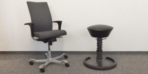 Sitzhocker vs Bürostuhl
