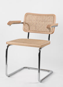 Bauhaus-Kunst: Wiener Geflecht am Sitz und Rücken des Designerstuhls S64 von Marcel Breuer